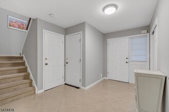 34 Stockton Ct in Morris Plains, NJ - Building Photo - Building Photo