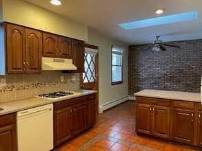 176 Caesars Ln in New Windsor, NY - Building Photo - Building Photo