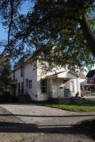 232 Hewitt W Ave, Unit 2 in Marquette, MI - Building Photo