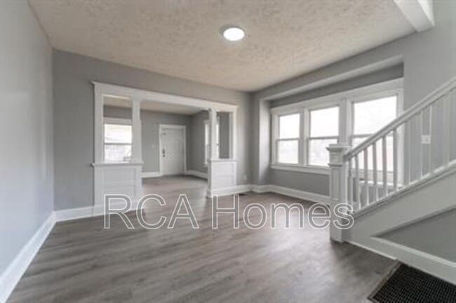 property at 1037 N Parker Ave