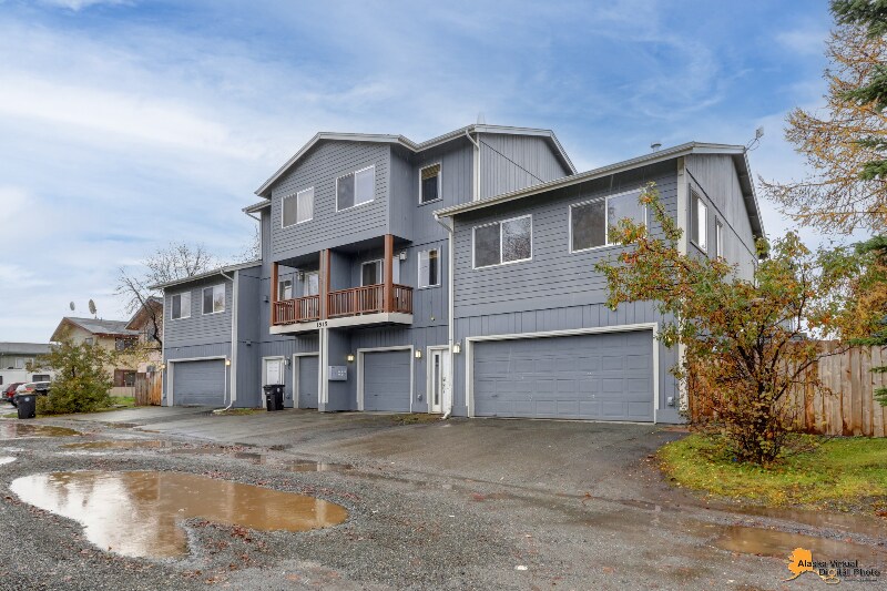 1515 Latouche St in Anchorage, AK - Building Photo
