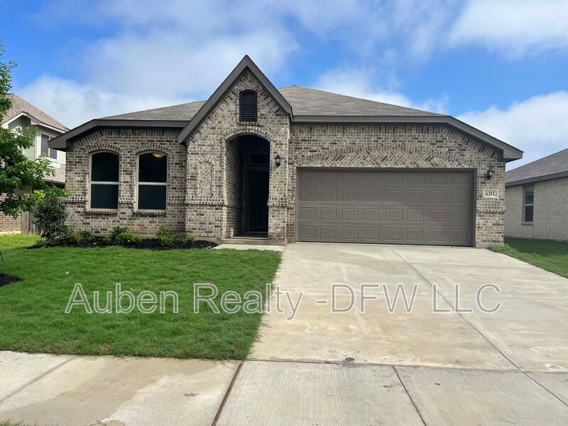 6312 Wright Armstrong St in Fort Worth, TX - Building Photo