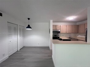 10733 Cleary Blvd in Plantation, FL - Building Photo - Building Photo