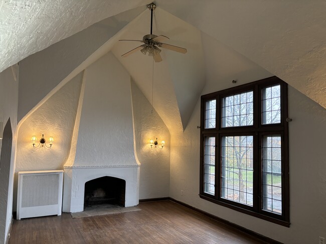 19411 Winslow Rd in Shaker Heights, OH - Foto de edificio - Building Photo