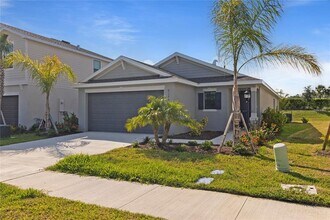 9136 Tequila Sunrise Dr in Sarasota, FL - Building Photo - Building Photo