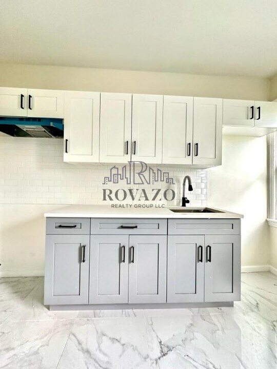 27 N 5th St in Newark, NJ - Building Photo