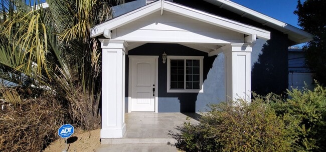 22509 Clarendon St in Los Angeles, CA - Building Photo - Building Photo