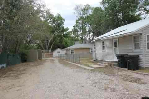 728 S 3rd St in Glenrock, WY - Building Photo