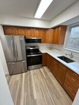 29 Cedar St, Unit 1st Floor unit A in Barnegat, NJ - Building Photo