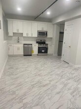 94 4th Ave in Bay Shore, NY - Building Photo - Building Photo