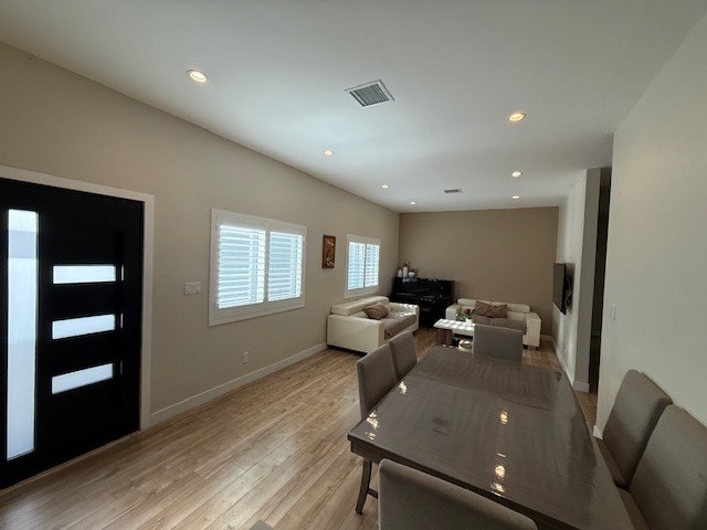 10905 Olinda St in Sun Valley, CA - Foto de edificio - Building Photo