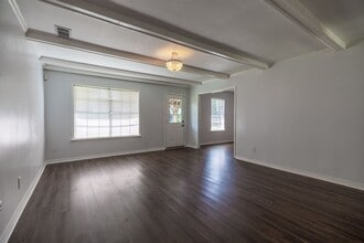 203 Patrician St in Fairhope, AL - Building Photo - Building Photo