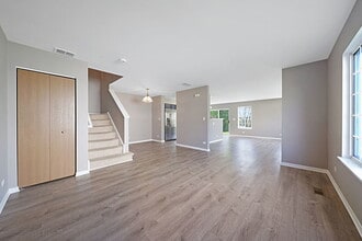 21 Ronan Ct in Lake In The Hills, IL - Building Photo - Building Photo