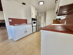 576 29th St in Manhattan Beach, CA - Building Photo - Building Photo