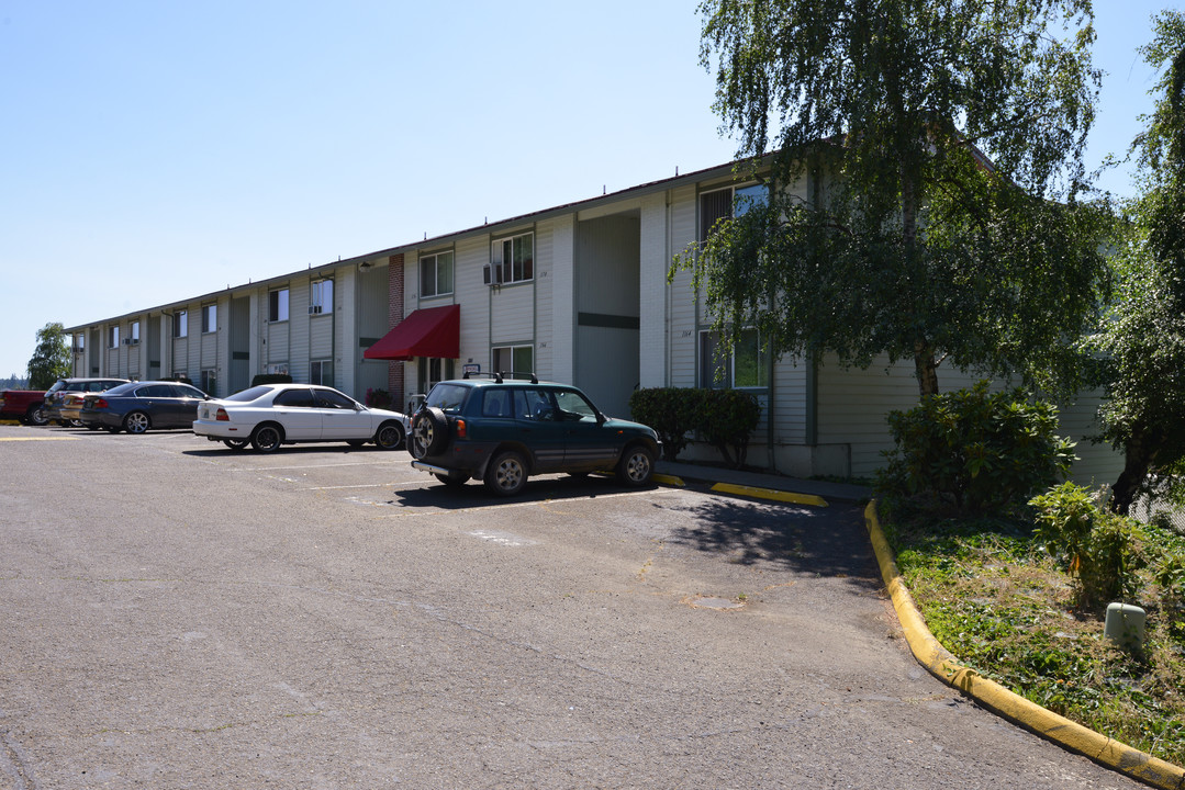 Highland Apartments in Salem, OR - Building Photo