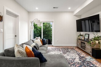21 Lexington St in Boston, MA - Building Photo - Building Photo