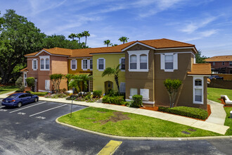 24 Broken Condo's in Kissimmee, FL - Building Photo - Building Photo