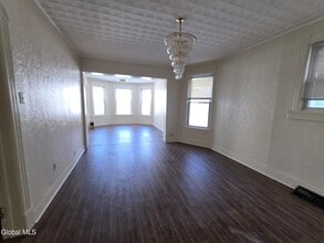 918 Delamont Ave in Schenectady, NY - Building Photo - Building Photo