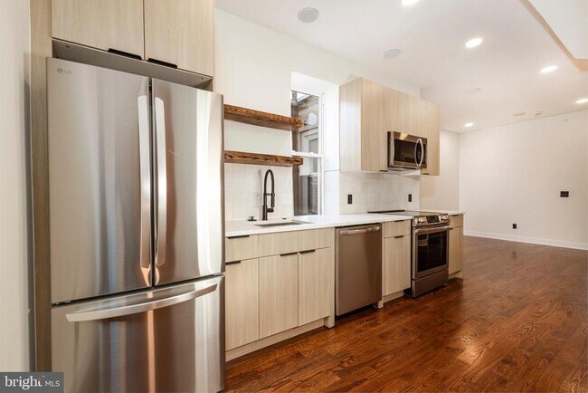 1613 N 33rd St in Philadelphia, PA - Building Photo - Building Photo