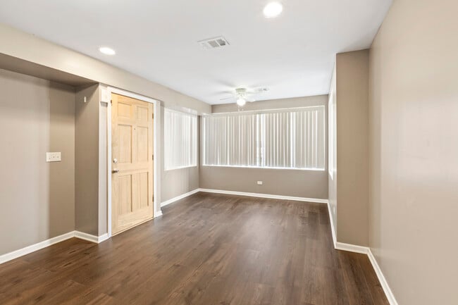 323 Memorial Dr in Calumet City, IL - Building Photo - Building Photo