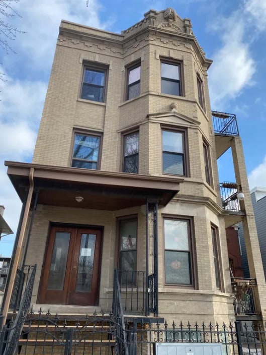 property at 1449 N California Ave