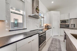 2235 Lovedale Ave in Dallas, TX - Building Photo - Building Photo