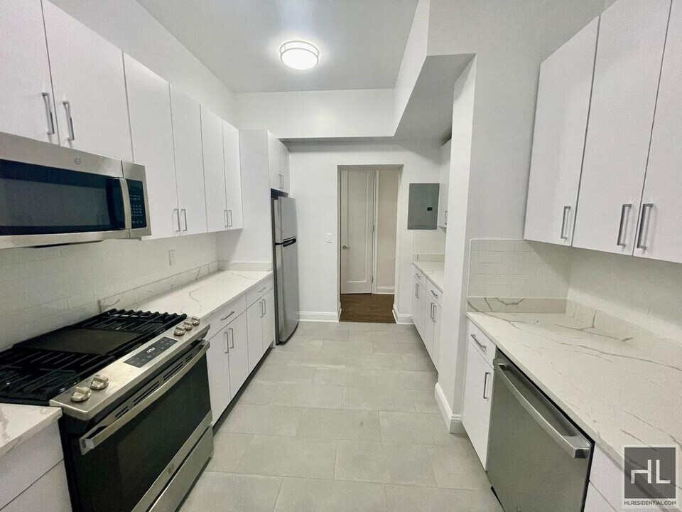EAST 91 STREET in New York, NY - Building Photo