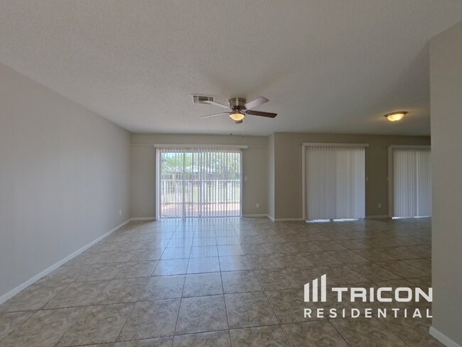 5289 Gwen Ln in Spring Hill, FL - Building Photo - Building Photo