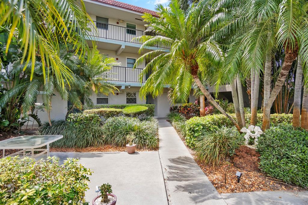 1775 N Andrews Sq, Unit 102W in Fort Lauderdale, FL - Building Photo