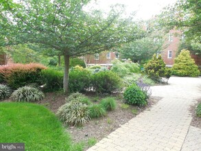 26 South Old Glebe Road in Arlington, VA - Foto de edificio - Building Photo