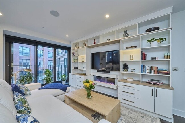 14 W Broadway, Unit 501 in Boston, MA - Building Photo - Building Photo