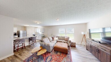 961 Louise Dr in Xenia, OH - Building Photo - Building Photo