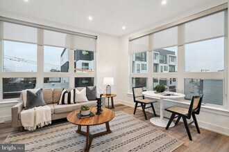2400 Frankford Ave, Unit 201 in Philadelphia, PA - Building Photo - Building Photo