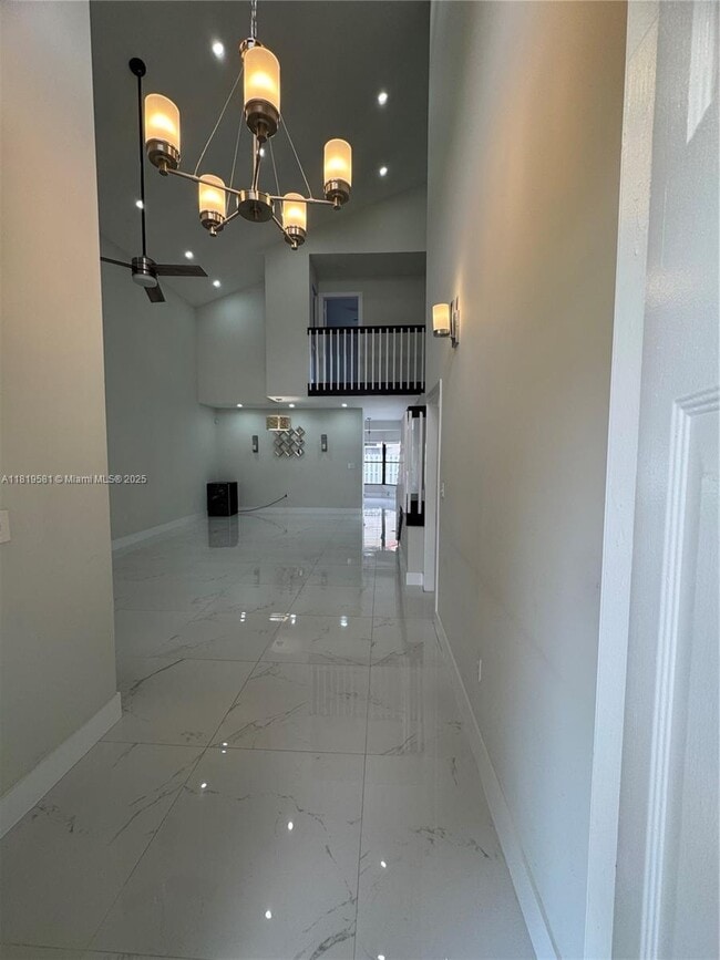 18847 NW 82nd Pl in Hialeah, FL - Building Photo - Building Photo