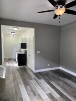 702 9th St SW in Cedar Rapids, IA - Building Photo