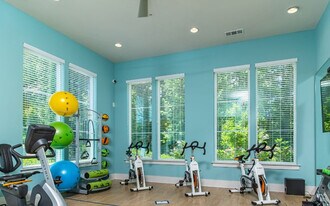 15 Technology Pkwy S in Norcross, GA - Building Photo