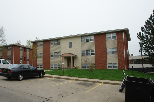 SEDLAK APARTMENTS in Bellevue, NE - Building Photo - Building Photo