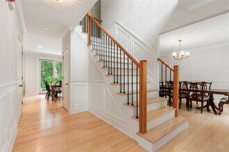 4 Gray Rock Dr in Harrison, NY - Building Photo - Building Photo