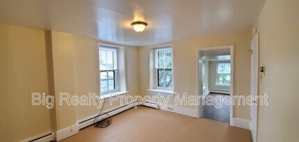 128 New St in Spring City, PA - Building Photo - Building Photo