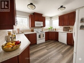 564 Central Park Blvd N in Oshawa, ON - Building Photo - Building Photo