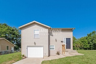 800 S Butler Dr in Harrisonville, MO - Building Photo