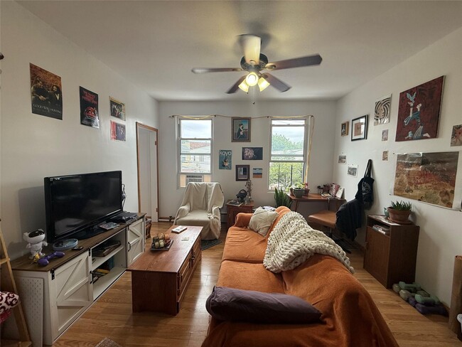 58-31 71st St in Queens, NY - Building Photo - Building Photo