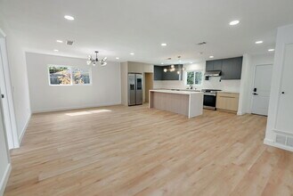 5548 Irondale Ave in Los Angeles, CA - Building Photo - Building Photo