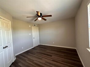 11015 I-30 Frontage Rd in Cumby, TX - Foto de edificio - Building Photo