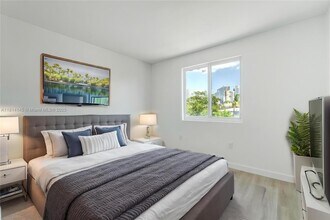 620 SW 10th St in Miami, FL - Building Photo - Building Photo