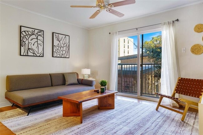 property at 1422 Collier St