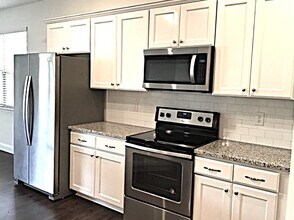 1682 Weatherbrook Cir in Lawrenceville, GA - Building Photo - Building Photo