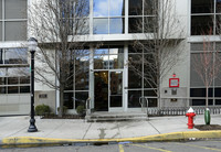 Metro Stop in Hoboken, NJ - Foto de edificio - Building Photo