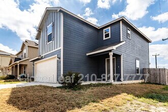 6102 Walnut Wy in San Antonio, TX - Building Photo - Building Photo