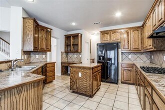 7231 Summit Parc Dr in Dallas, TX - Building Photo - Building Photo